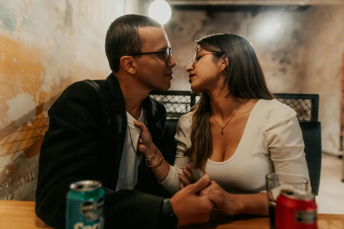Dating Standards That Keep You Open Without Losing Yourself: A short dating standards checklist